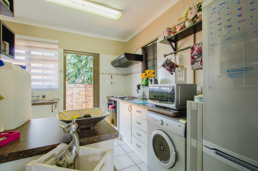 3 Bedroom Property for Sale in Die Hoewes Gauteng