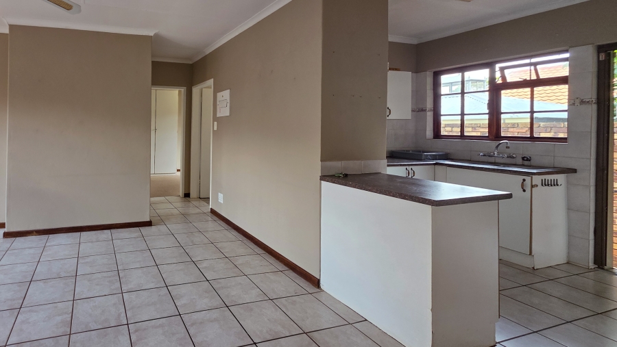 3 Bedroom Property for Sale in Die Hoewes Gauteng
