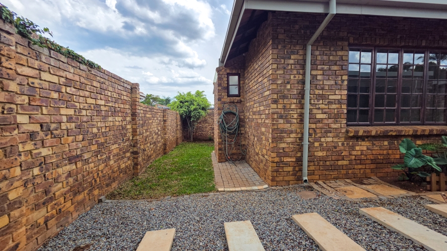3 Bedroom Property for Sale in Die Hoewes Gauteng