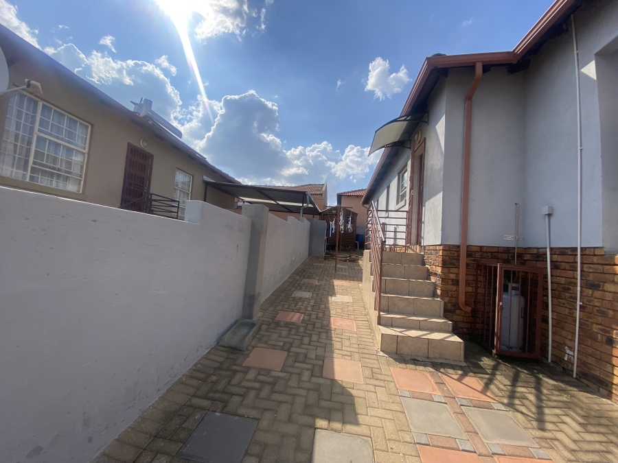 To Let 3 Bedroom Property for Rent in Atteridgeville Gauteng