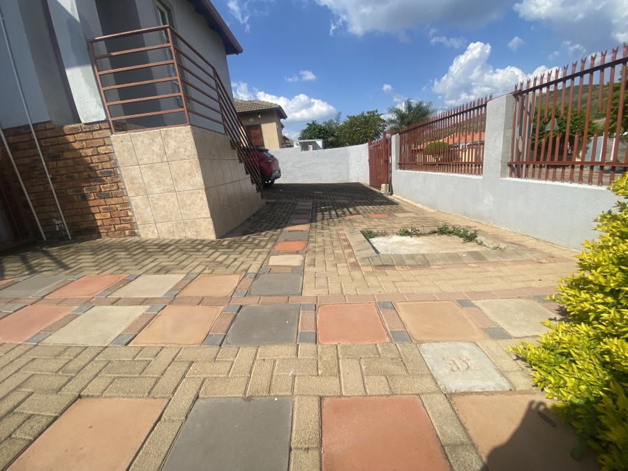 To Let 3 Bedroom Property for Rent in Atteridgeville Gauteng
