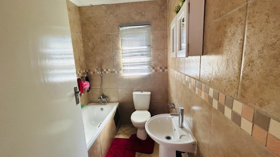 To Let 3 Bedroom Property for Rent in Atteridgeville Gauteng