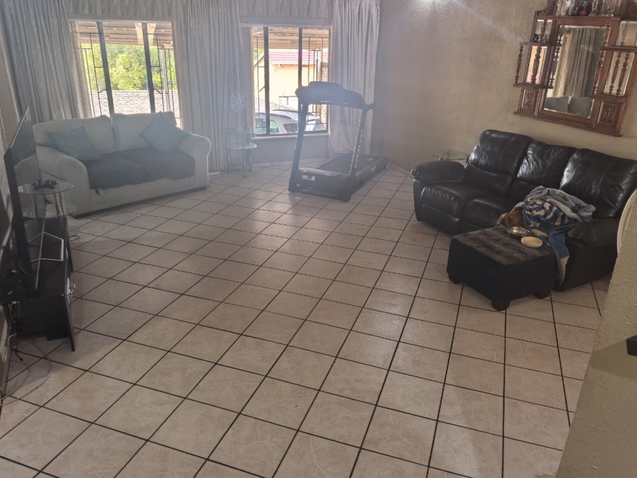 4 Bedroom Property for Sale in Lindhaven Gauteng