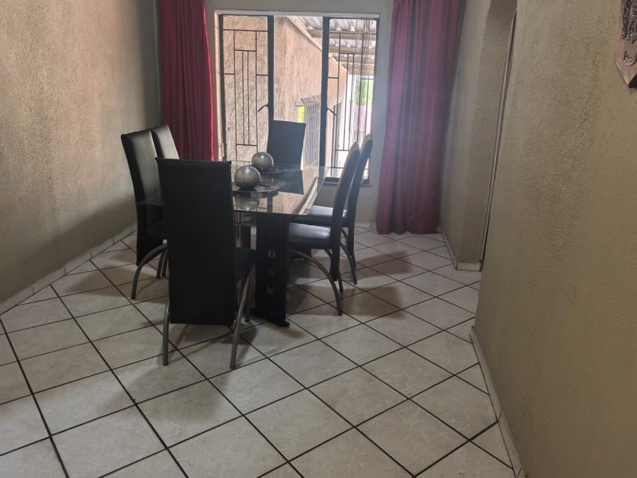 4 Bedroom Property for Sale in Lindhaven Gauteng