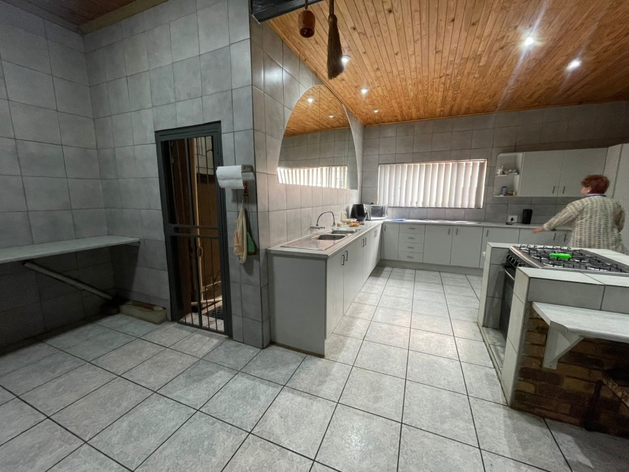 4 Bedroom Property for Sale in Lindhaven Gauteng