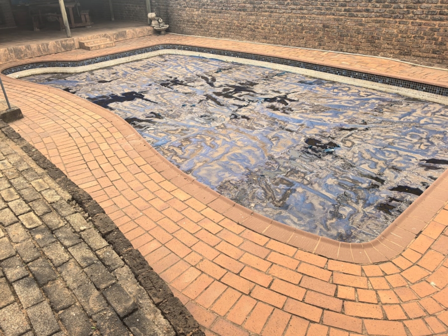 4 Bedroom Property for Sale in Lindhaven Gauteng