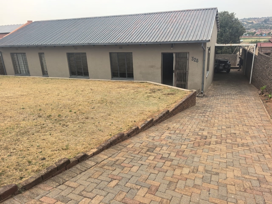 4 Bedroom Property for Sale in Lindhaven Gauteng