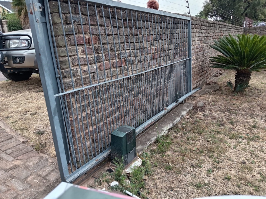 4 Bedroom Property for Sale in Lindhaven Gauteng