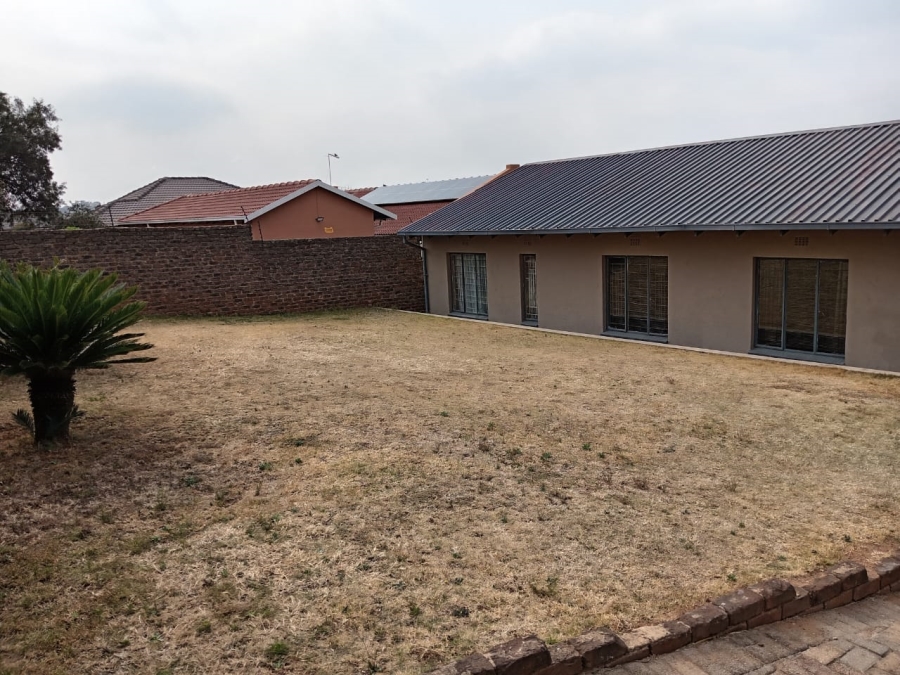 4 Bedroom Property for Sale in Lindhaven Gauteng