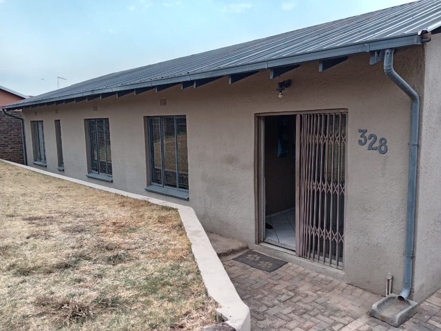 4 Bedroom Property for Sale in Lindhaven Gauteng