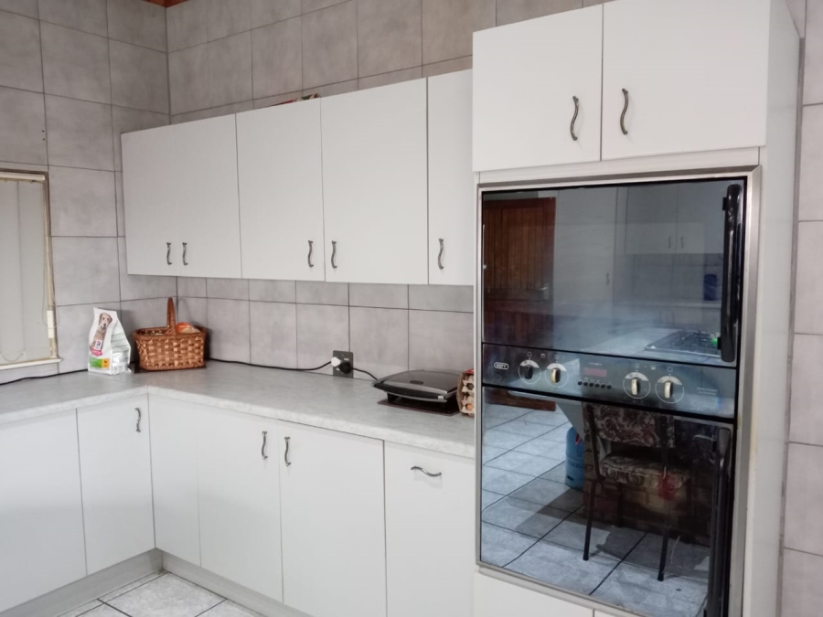 4 Bedroom Property for Sale in Lindhaven Gauteng