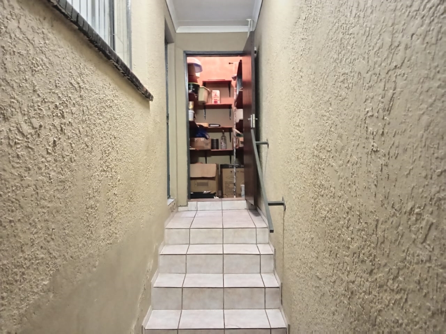 4 Bedroom Property for Sale in Lindhaven Gauteng