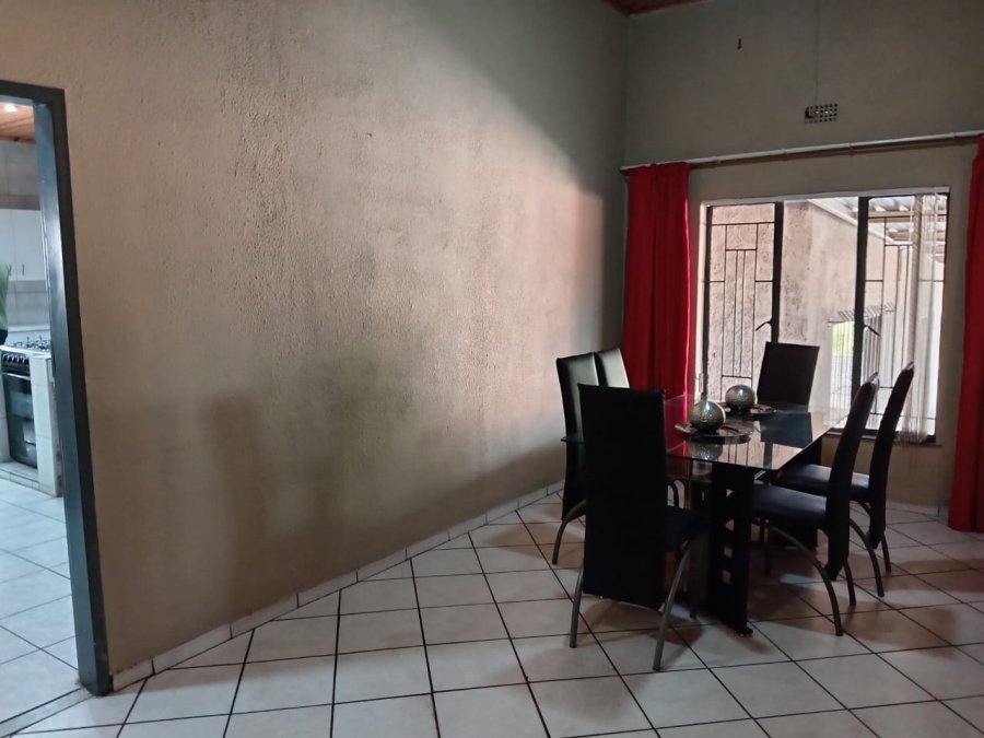 4 Bedroom Property for Sale in Lindhaven Gauteng