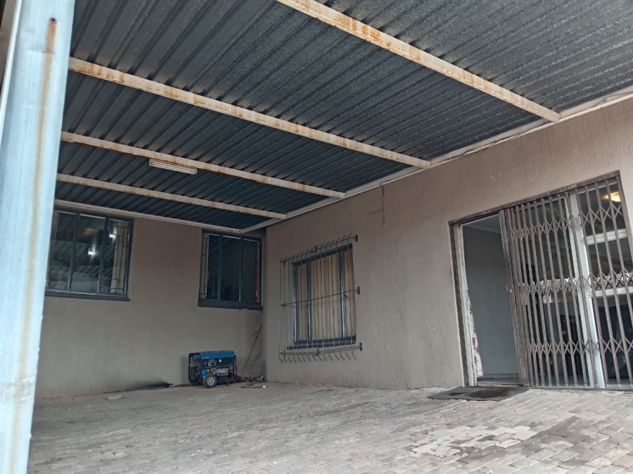 4 Bedroom Property for Sale in Lindhaven Gauteng
