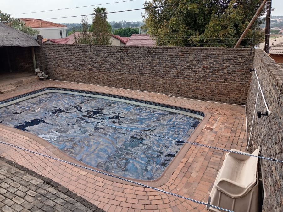 4 Bedroom Property for Sale in Lindhaven Gauteng