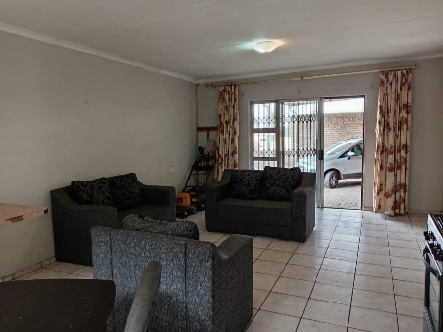 4 Bedroom Property for Sale in Lindhaven Gauteng