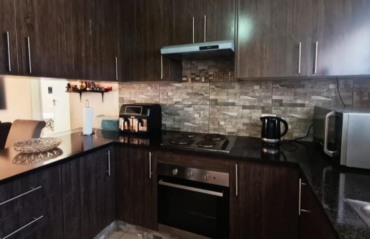 2 Bedroom Property for Sale in Mondeor Gauteng