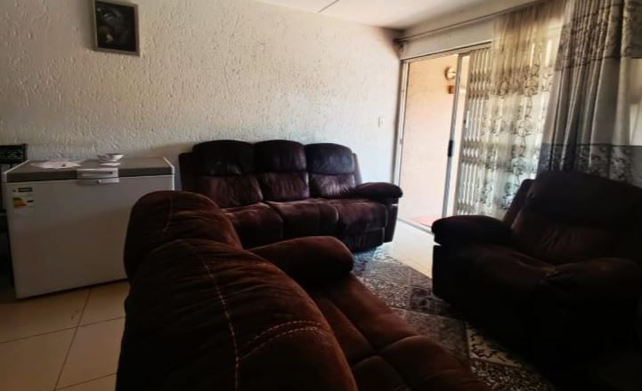2 Bedroom Property for Sale in Mondeor Gauteng