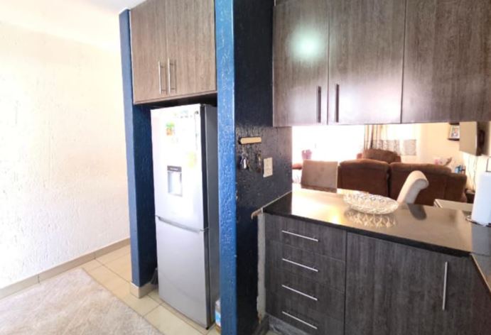 2 Bedroom Property for Sale in Mondeor Gauteng