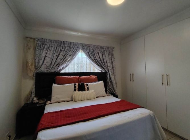3 Bedroom Property for Sale in Meredale Gauteng