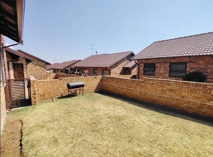 3 Bedroom Property for Sale in Meredale Gauteng