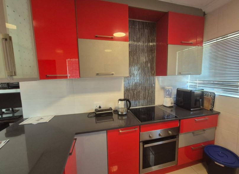 3 Bedroom Property for Sale in Meredale Gauteng