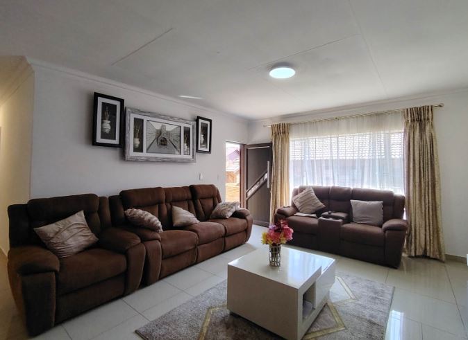 3 Bedroom Property for Sale in Meredale Gauteng