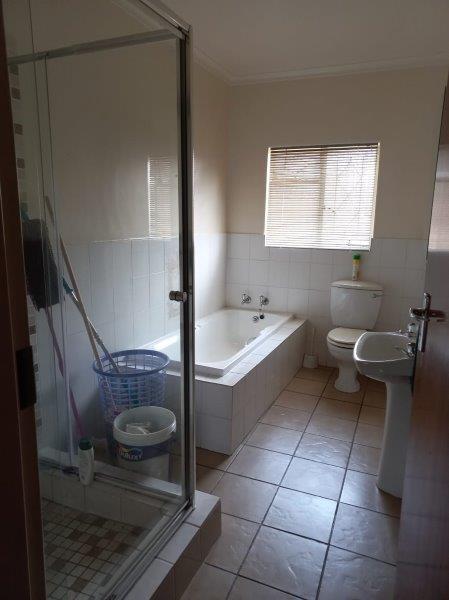 To Let 3 Bedroom Property for Rent in Selcourt Gauteng