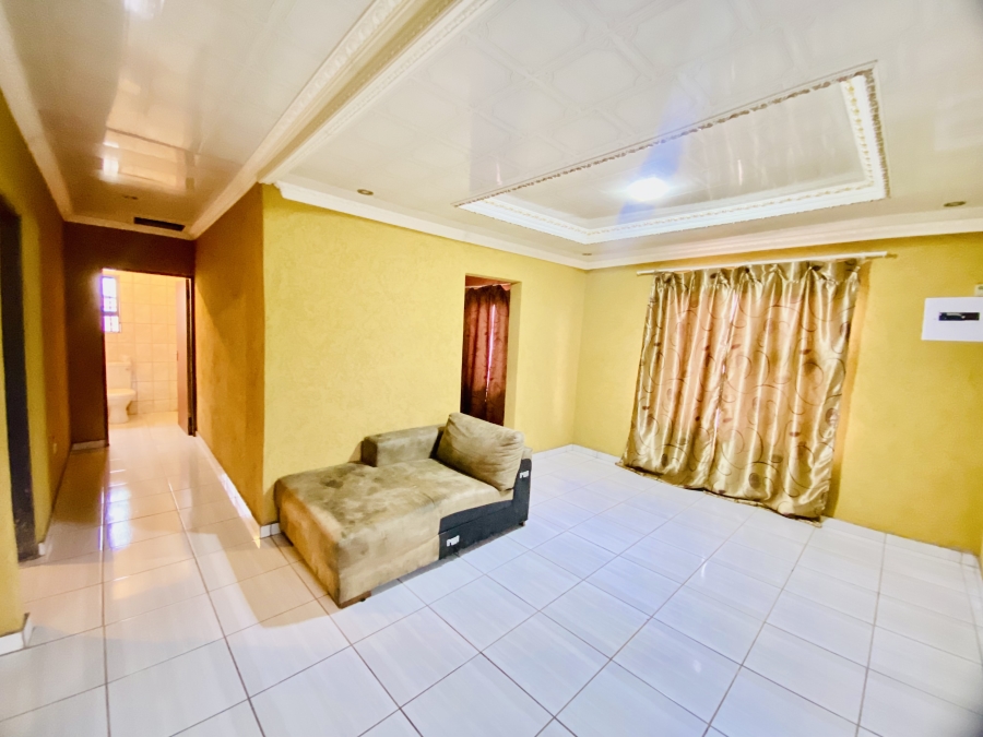 2 Bedroom Property for Sale in Daveyton Gauteng