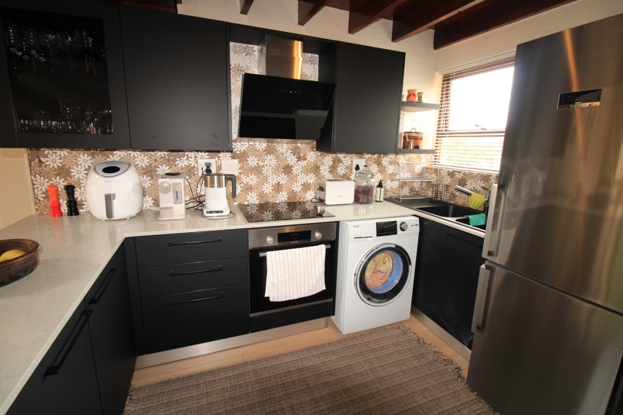 To Let 2 Bedroom Property for Rent in Lonehill Gauteng