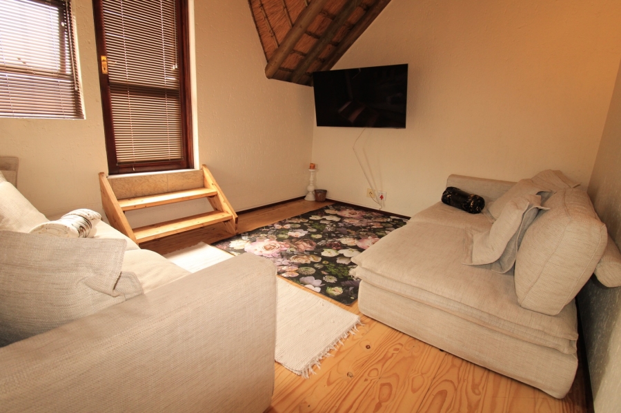 To Let 2 Bedroom Property for Rent in Lonehill Gauteng