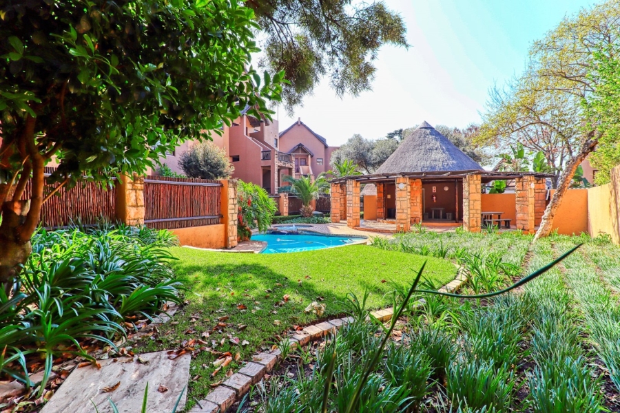 To Let 2 Bedroom Property for Rent in Lonehill Gauteng