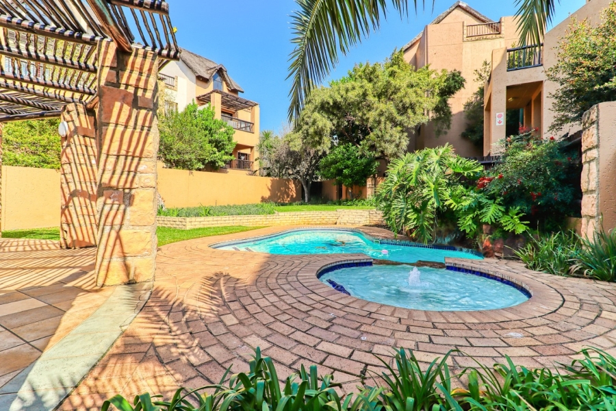 To Let 2 Bedroom Property for Rent in Lonehill Gauteng