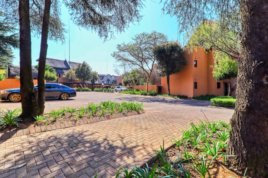 To Let 2 Bedroom Property for Rent in Lonehill Gauteng