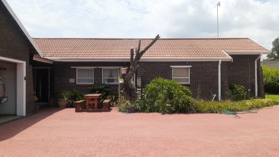 4 Bedroom Property for Sale in Bonanne Gauteng
