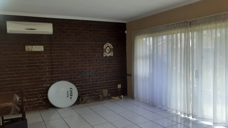 4 Bedroom Property for Sale in Bonanne Gauteng
