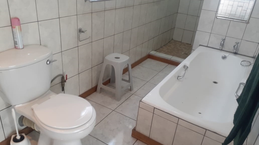 4 Bedroom Property for Sale in Bonanne Gauteng