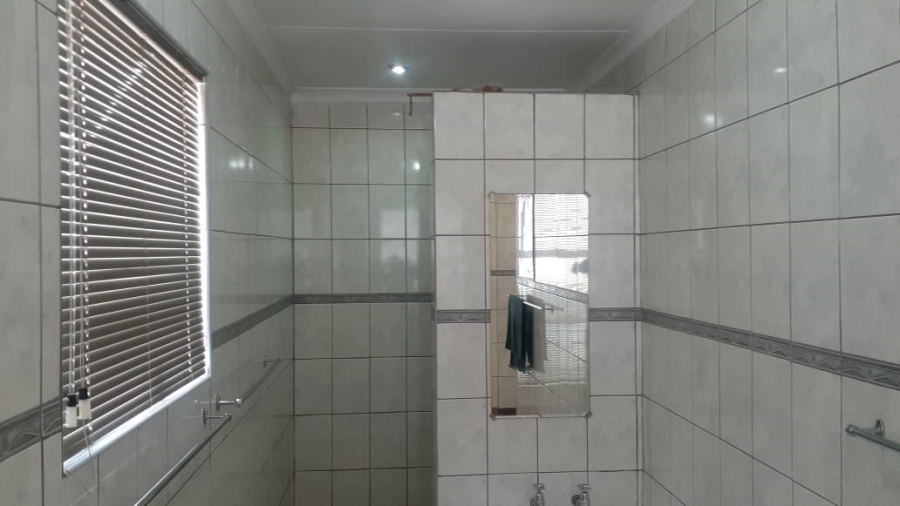 4 Bedroom Property for Sale in Bonanne Gauteng