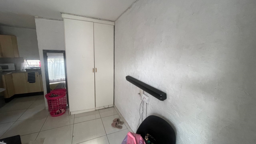 1 Bedroom Property for Sale in Philip Nel Park Gauteng
