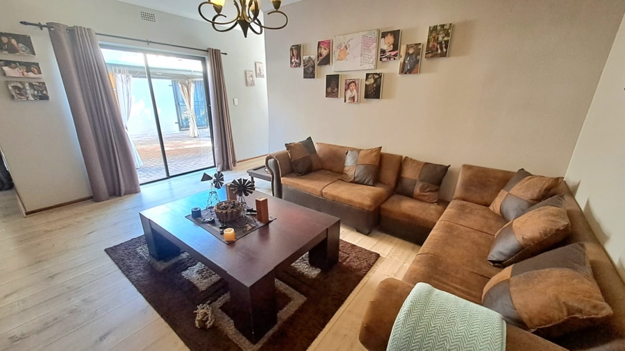 4 Bedroom Property for Sale in Three Rivers East Gauteng