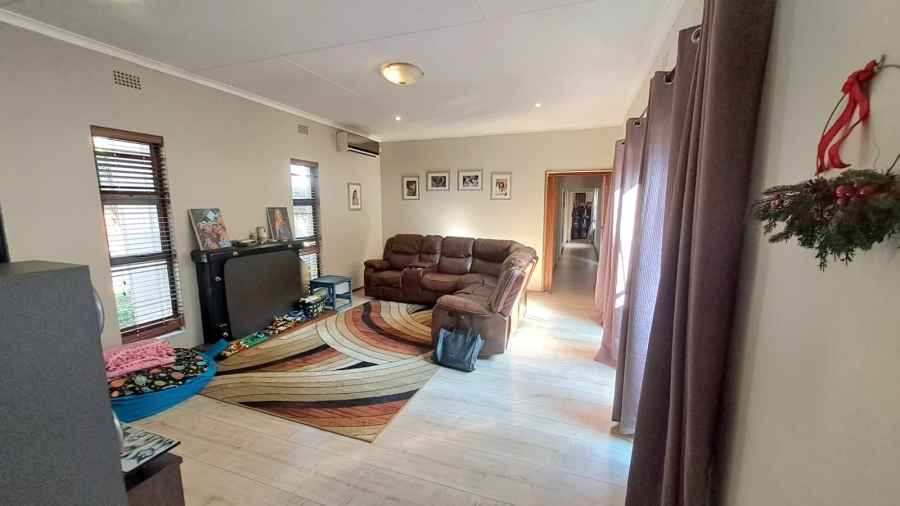 4 Bedroom Property for Sale in Three Rivers East Gauteng