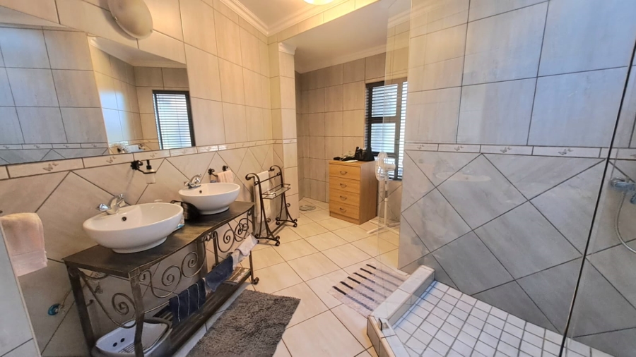 4 Bedroom Property for Sale in Three Rivers East Gauteng