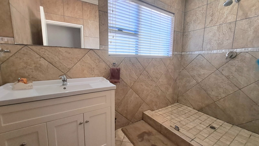 4 Bedroom Property for Sale in Three Rivers East Gauteng