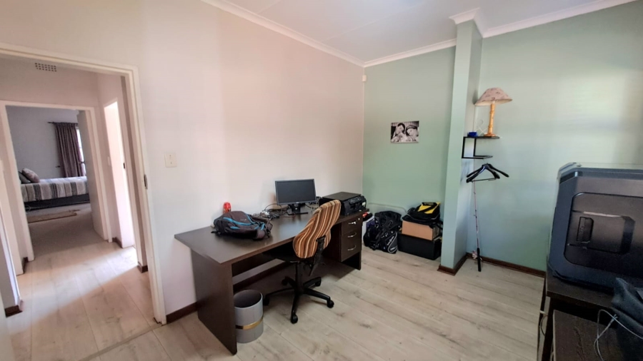 4 Bedroom Property for Sale in Three Rivers East Gauteng