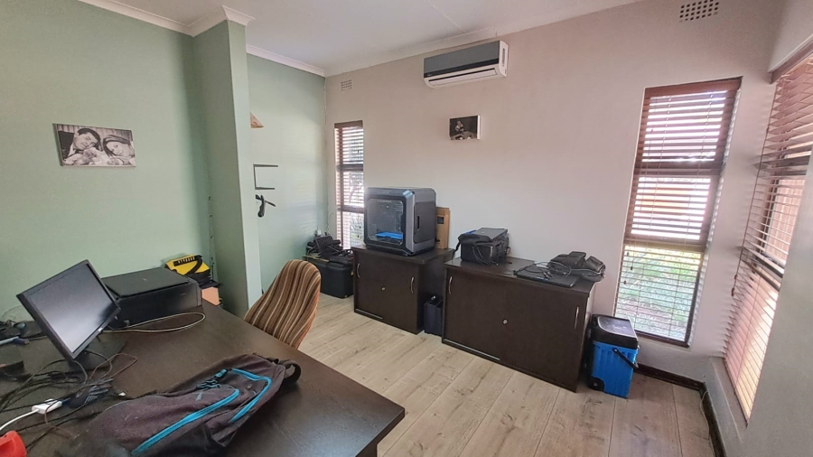 4 Bedroom Property for Sale in Three Rivers East Gauteng