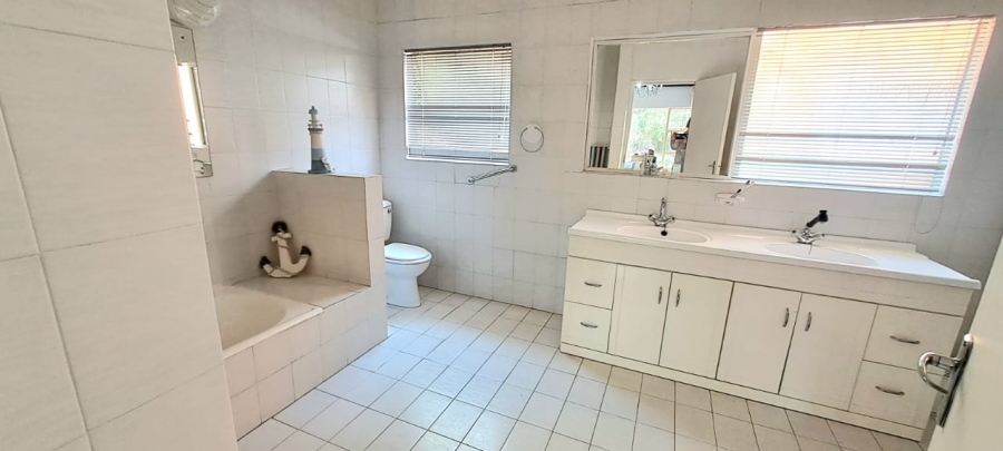 3 Bedroom Property for Sale in Three Rivers East Gauteng