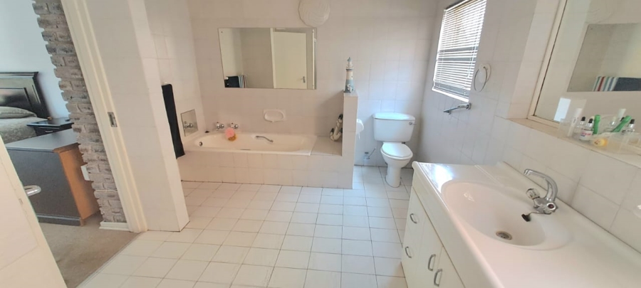 3 Bedroom Property for Sale in Three Rivers East Gauteng