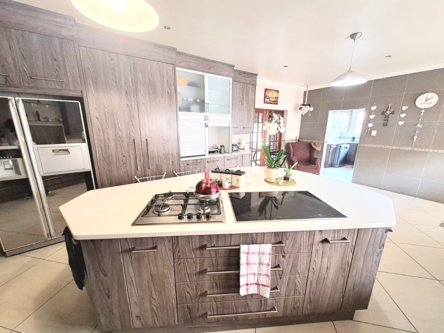 4 Bedroom Property for Sale in Three Rivers East Gauteng
