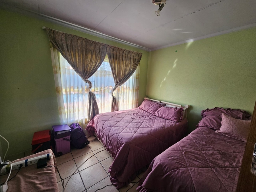 3 Bedroom Property for Sale in Unitas Park Gauteng