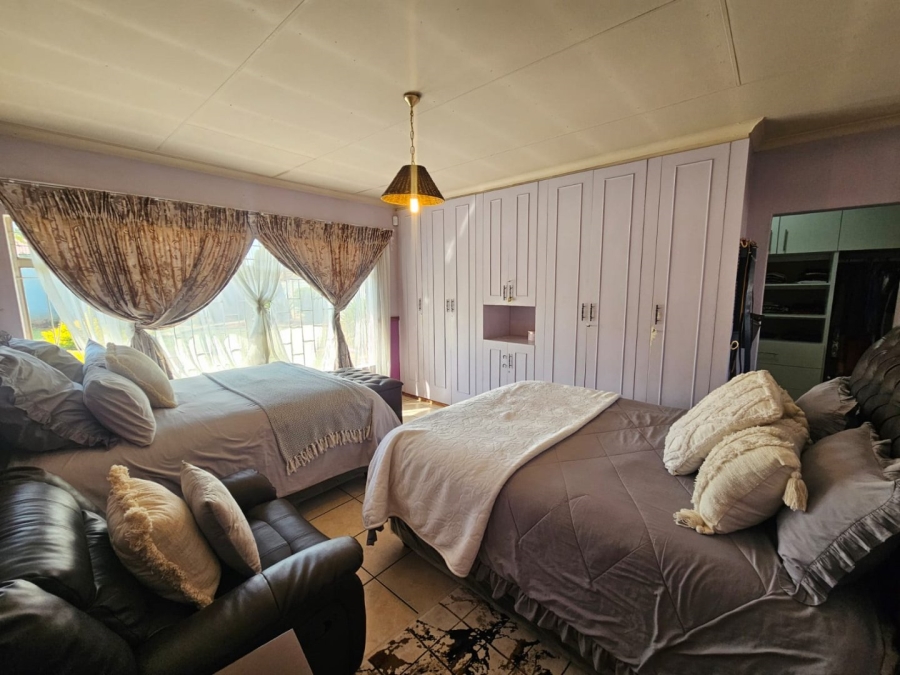 3 Bedroom Property for Sale in Unitas Park Gauteng
